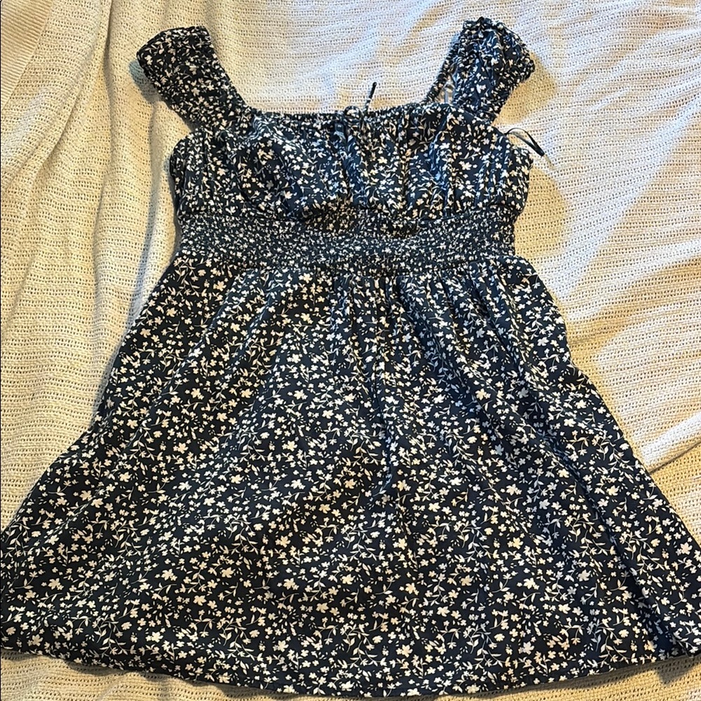 Old Navy Navy and White Floral Dress